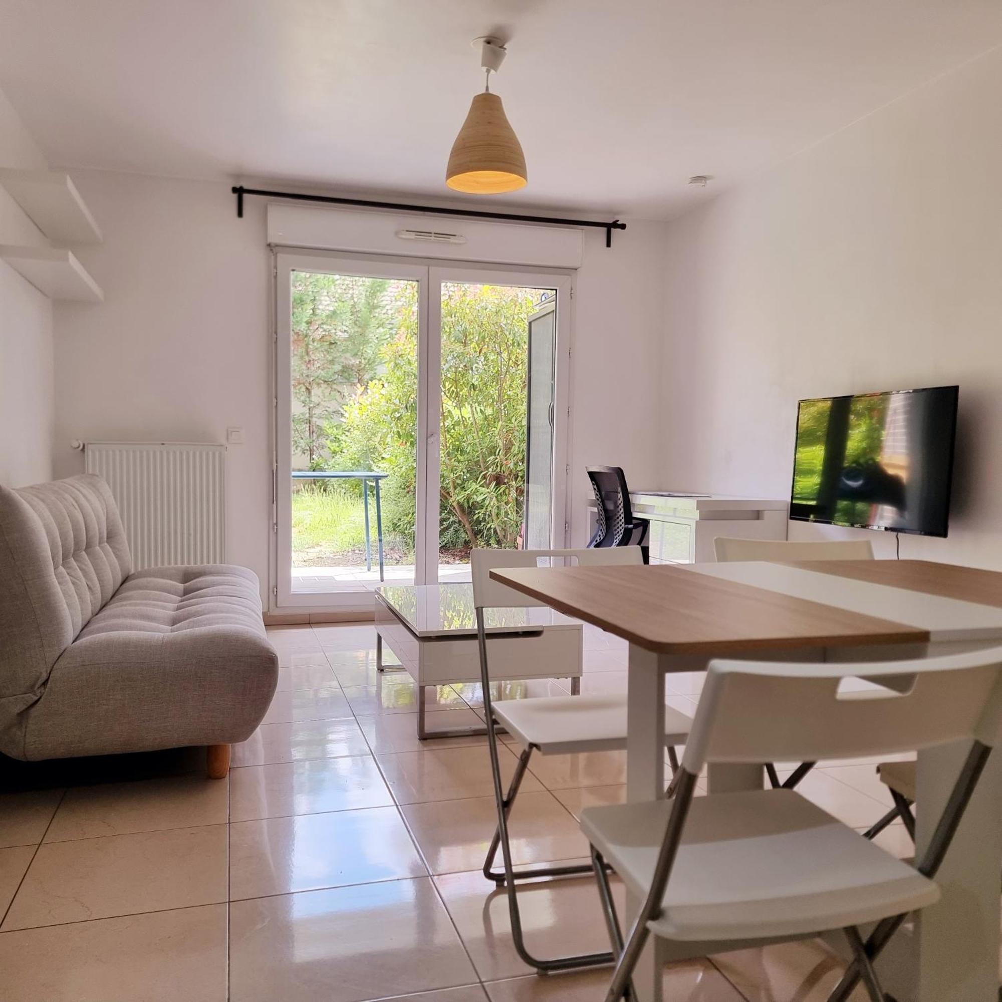 Apartment T2 Paris Disneyland Jardin Parking Noisy-le-Grand