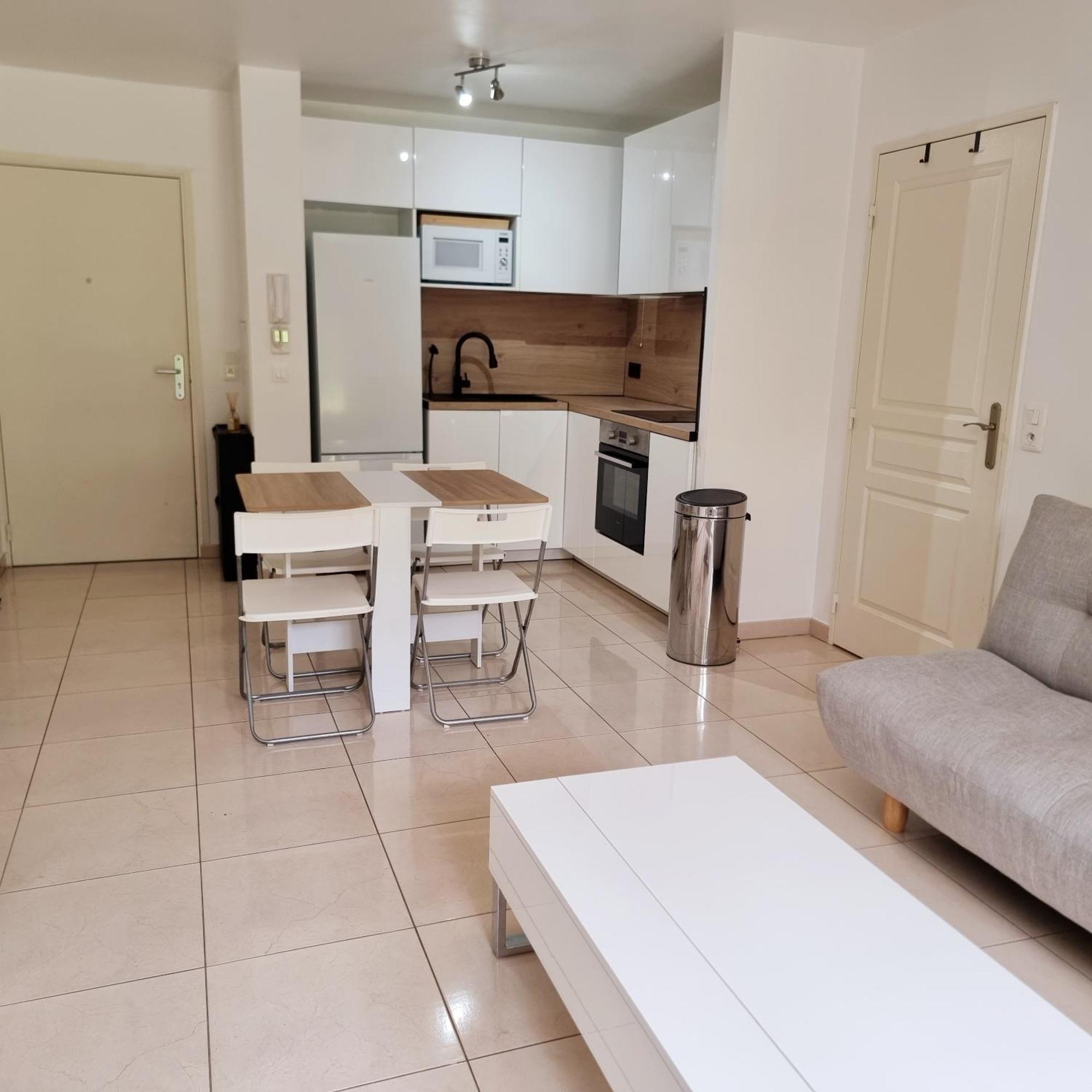 T2 Paris Disneyland Jardin Parking Apartment *